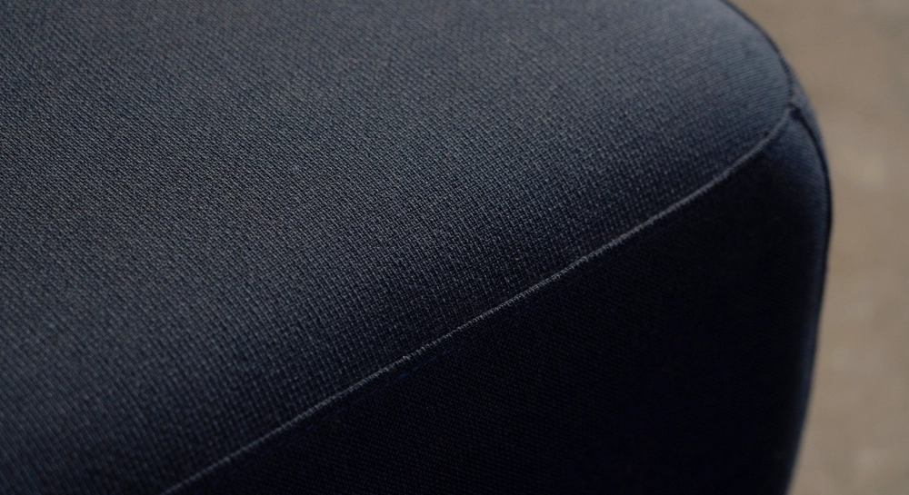 Antique 3 seater sofa en tissu bleu nuit