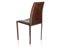Chaise vintage cuir marron soutenu Chaise vintage cuir marron soutenu