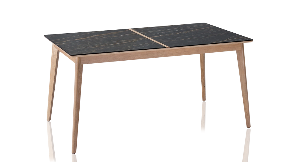 Table salle à manger en chêne et céramique 6 personnes avec bois teinte naturelle et plateau céramique effet marbre noir 140x100 cm Table salle à manger en chêne et céramique 6 personnes avec bois teinte naturelle et plateau céramique effet marbre noir 140x100 cm