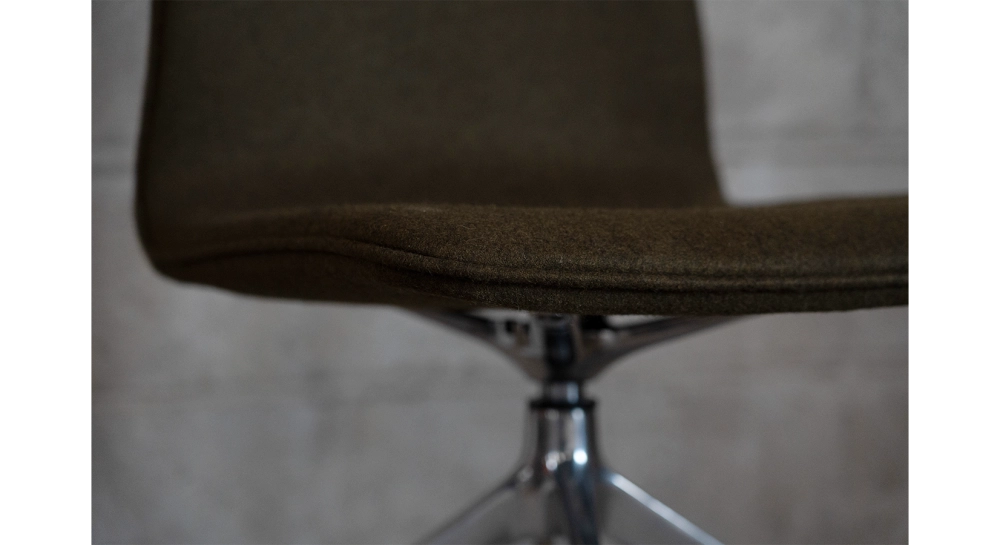 Office chair with 5 branches assise tissu en laine bouillie taupe