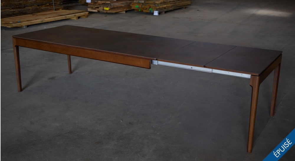 Table extensible 8 à 14 personnes en chêne et céramique allonges céramique avec bois teinte foncé et plateau et allonges céramique brun oxydé 210x100 cm Table extensible 8 à 14 personnes en chêne et céramique allonges céramique avec bois teinte foncé et plateau et allonges céramique brun oxydé 210x100 cm