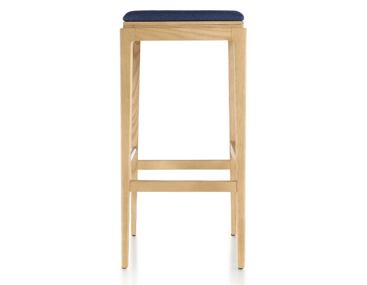 Tabouret de bar design H80 cm bois teinte naturelle assise tissu bleu marine Tabouret de bar design H80 cm bois teinte naturelle assise tissu bleu marine
