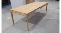 Table extensible en chêne 6 à 10 personnes avec plateau et allonges bois teinte naturelle 140x90 cm
