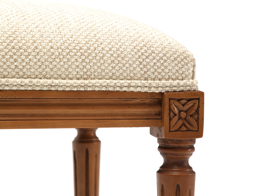 Tabouret ancien style Louis XVI bois teinte ancienne et tissu chiné beige Tabouret ancien style Louis XVI bois teinte ancienne et tissu chiné beige