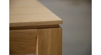 Table salle à manger en chêne 6 personnes teinte naturelle 140x90 cm Table salle à manger en chêne 6 personnes teinte naturelle 140x90 cm