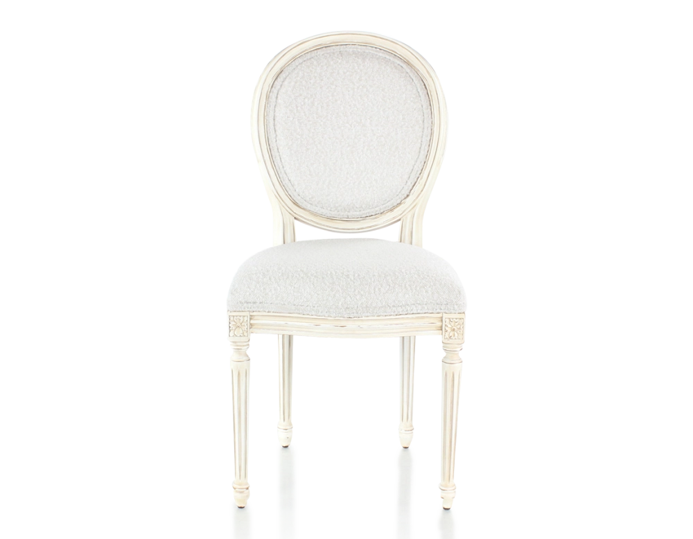 Chaise ancienne style Louis XVI bois teinte blanche cérusée et tissu bouclé blanc Chaise ancienne style Louis XVI bois teinte blanche cérusée et tissu bouclé blanc