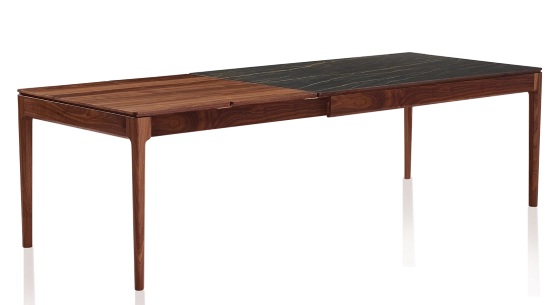 Table extensible 8 à 12 personnes en noyer et céramique allonges bois avec bois teinte naturelle et plateau céramique effet marbre noir 180x100 cm