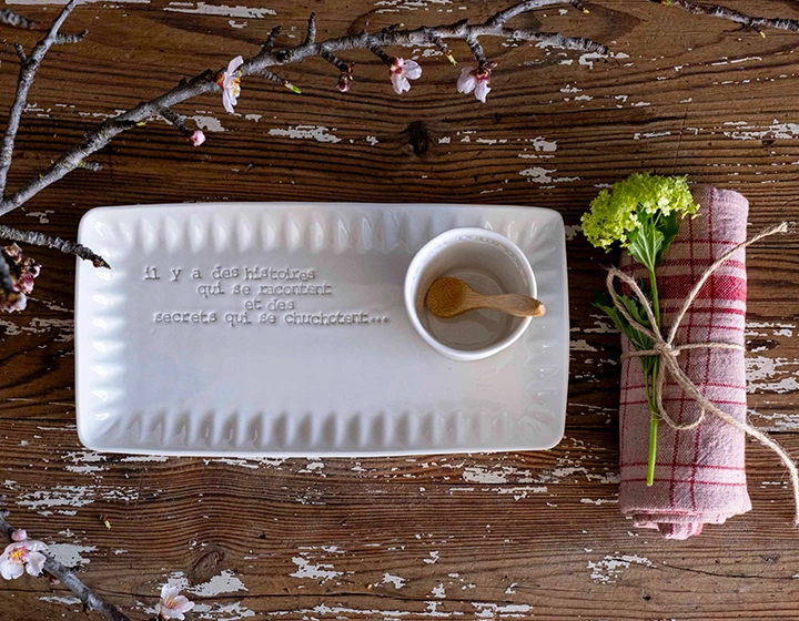 Rectangular dish with PM message Rectangular dish with PM message