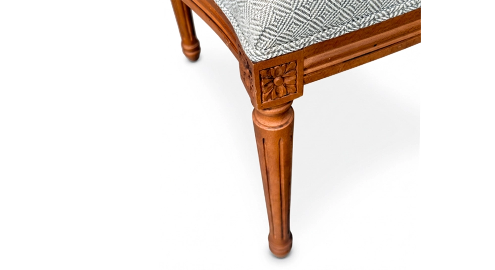 Chaise ancienne style Louis XVI bois teinte ancienne et tissu chevron khaki