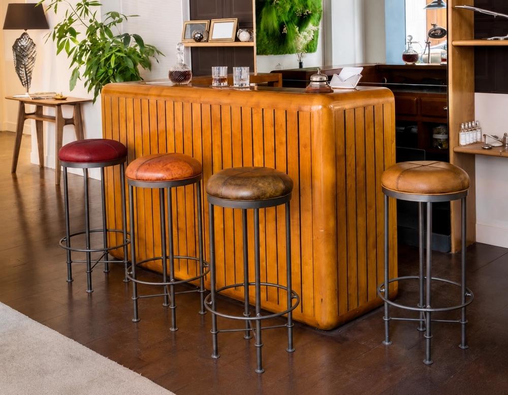 Tabouret de bar vintage cuir marron soutenu