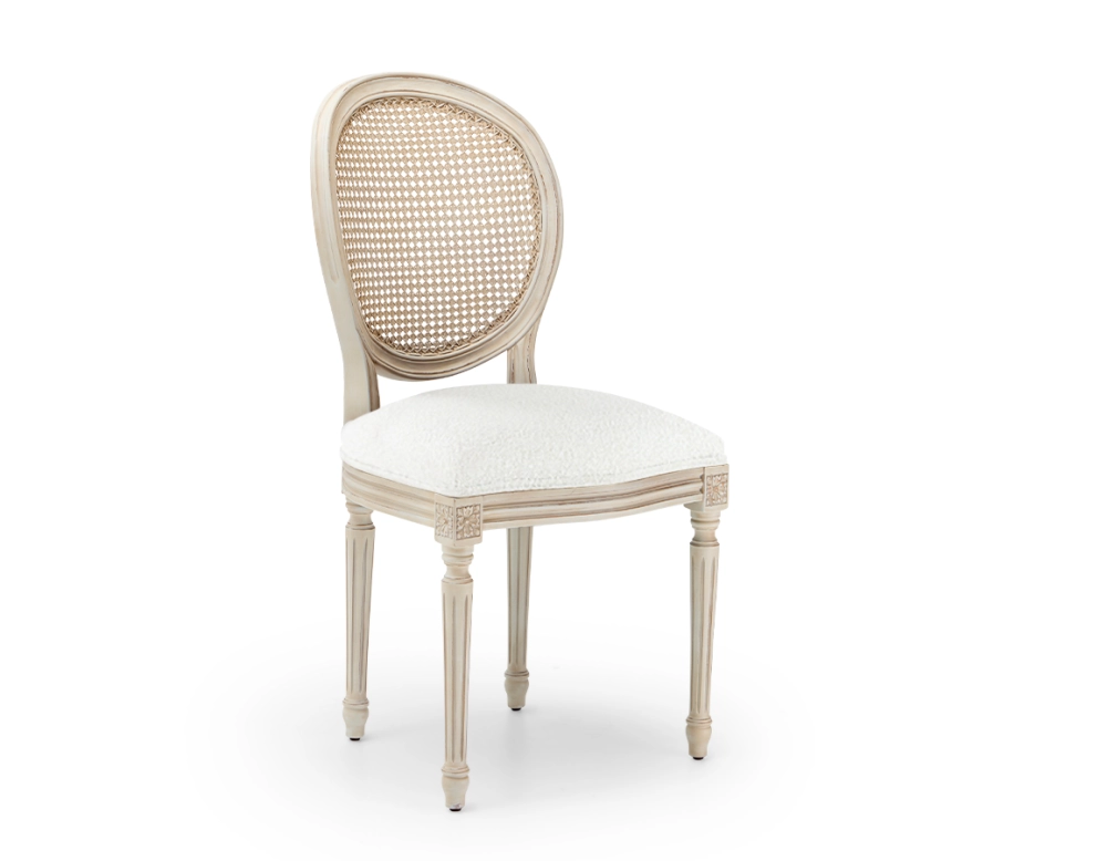 Chaise ancienne style Louis XVI bois teinte blanche cérusée dossier canné assise tissu bouclé blanc Chaise ancienne style Louis XVI bois teinte blanche cérusée dossier canné assise tissu bouclé blanc