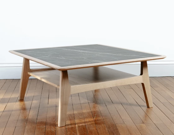 Table basse carrée en chêne et céramique avec bois teinte naturelle plateau céramique effet marbre noir 100x100 cm