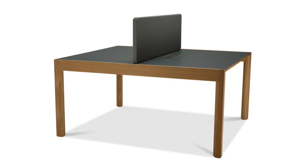 Bureau bench 2 postes chêne teinte naturelle plateau fenix vert foncé 140x160 Bureau bench 2 postes chêne teinte naturelle plateau fenix vert foncé 140x160