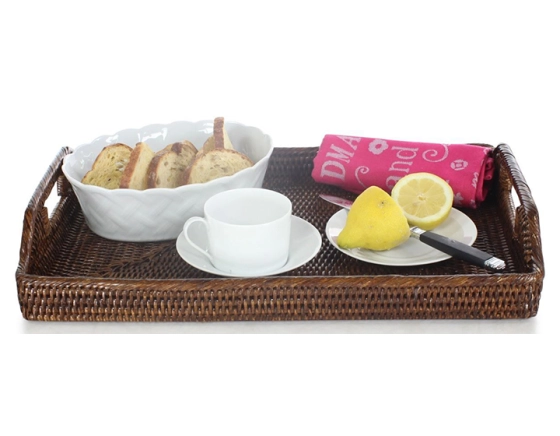 Plateau de service rectangulaire en rotin brun petit modèle