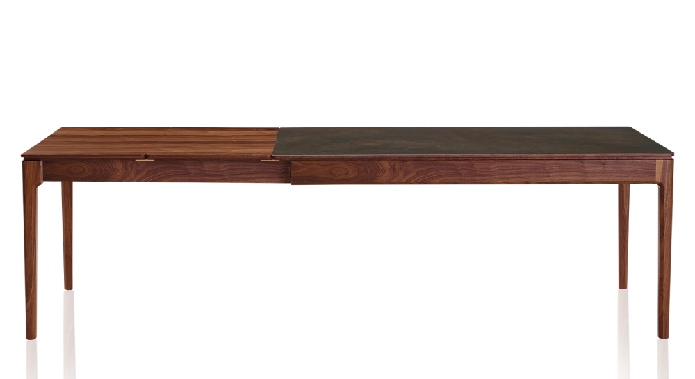 Table extensible 8 à 12 personnes en noyer et céramique allonges bois avec bois teinte naturelle et plateau céramique brun oxydé 180x100 cm Table extensible 8 à 12 personnes en noyer et céramique allonges bois avec bois teinte naturelle et plateau céramique brun oxydé 180x100 cm