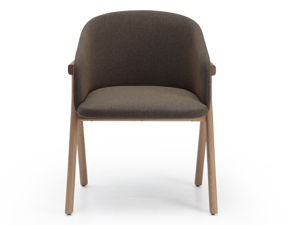 Chaise design bois teinte naturelle assise tissu marron clair Chaise design bois teinte naturelle assise tissu marron clair