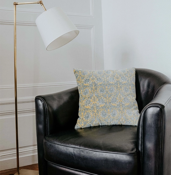 Lampadaire salon articulé doré abat jour ivoire