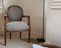 Fauteuil ancien style Louis XVI bois teinte ancienne et tissu gris clair Fauteuil ancien style Louis XVI bois teinte ancienne et tissu gris clair