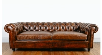 Canapé Chesterfield cuir 3 places marron vintage accoudoirs cloutés Canapé Chesterfield cuir 3 places marron vintage accoudoirs cloutés