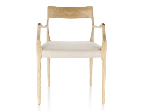 Chaise scandinave avec accoudoirs bois teinte naturelle assise tissu chevron beige