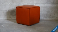 Pouf cuir de vachette rouge coquelicot