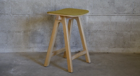 Design bar stool H65 cm natural wood finish with blue fabric seat
