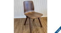 Chaises design chêne teinte foncé Chaises design chêne teinte foncé