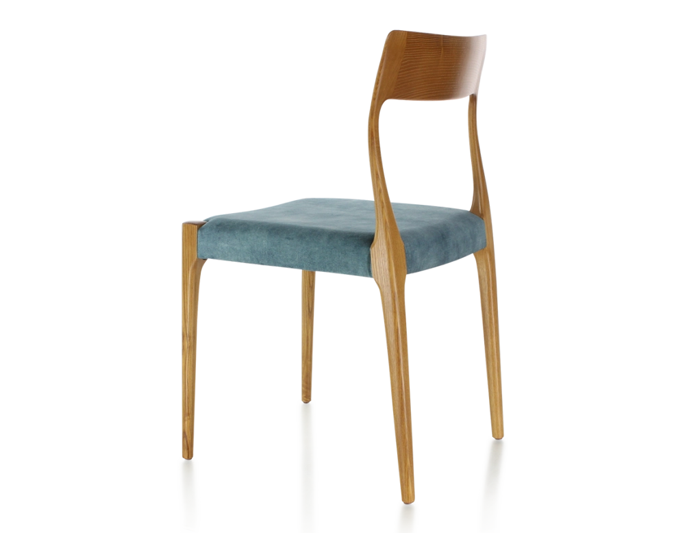 Chaise scandinave bois teinte merisier assise tissu velours bleu pétrole Chaise scandinave bois teinte merisier assise tissu velours bleu pétrole