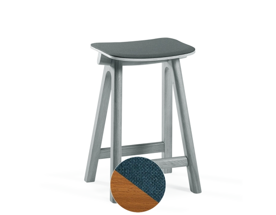 Tabouret de bar en chêne tapissé H60 cm bois teinte merisier assise tissu bleu océan