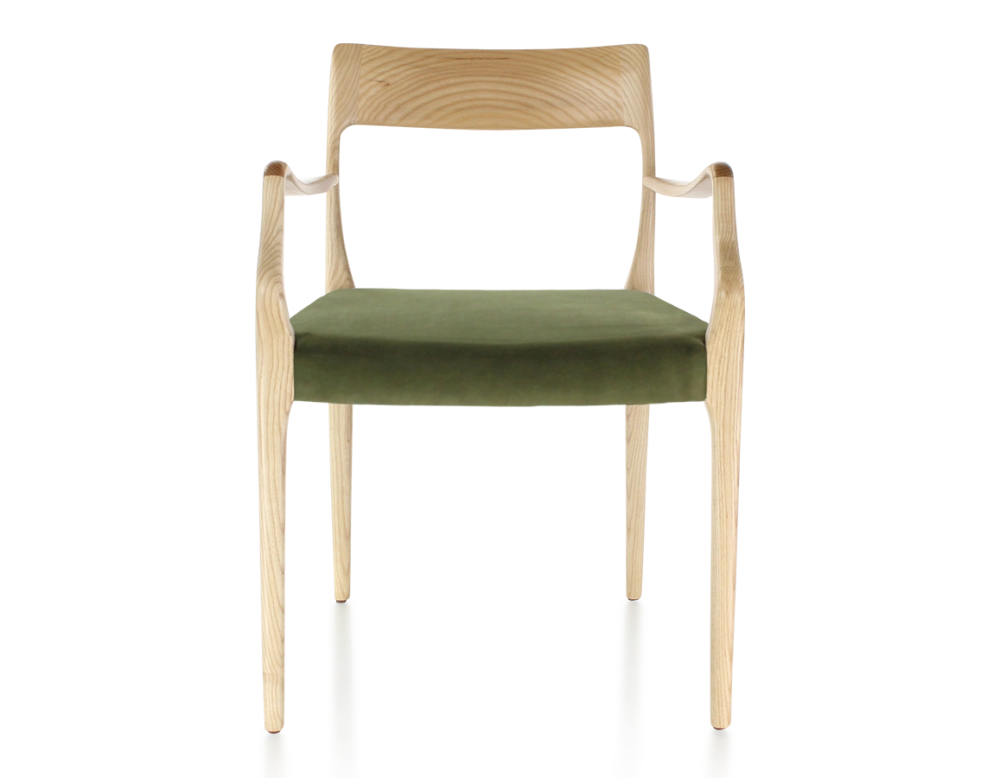 Chaise scandinave avec accoudoirs bois teinte naturelle assise tissu vert olive Chaise scandinave avec accoudoirs bois teinte naturelle assise tissu vert olive