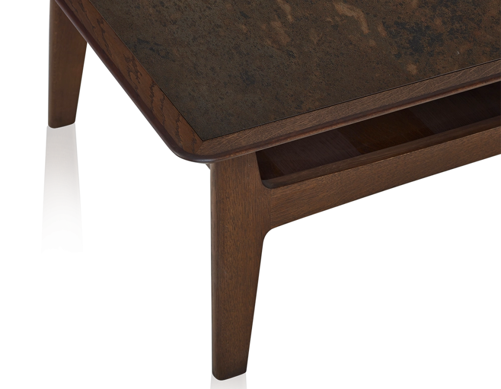 Table basse carrée en chêne et céramique avec bois teinte marron foncé plateau céramique brun oxydé 100x100 cm Table basse carrée en chêne et céramique avec bois teinte marron foncé plateau céramique brun oxydé 100x100 cm