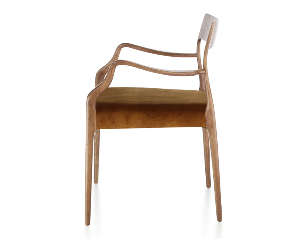 Chaise scandinave avec accoudoirs bois teinte noyer assise tissu velours bronze Chaise scandinave avec accoudoirs bois teinte noyer assise tissu velours bronze