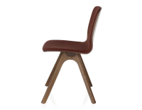 Chaise design en chêne tapissé bois teinte marron foncé assise tissu bordeaux Chaise design en chêne tapissé bois teinte marron foncé assise tissu bordeaux