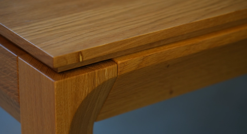 Table extensible en chêne 6 à 10 personnes avec plateau et allonges bois teinte naturelle 140x90 cm
