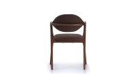 Chaise design avec accoudoirs en noyer bois teinte naturelle et tissu marron Chaise design avec accoudoirs en noyer bois teinte naturelle et tissu marron