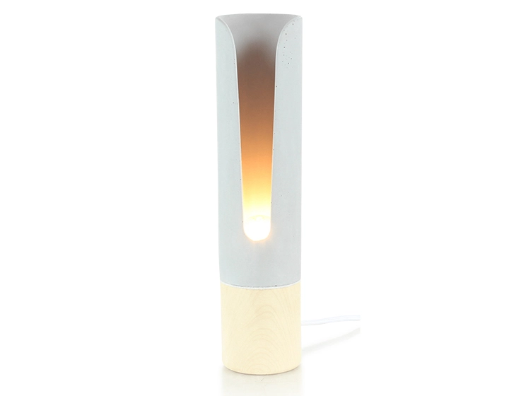 Lampe à poser en bois et béton Lampe à poser en bois et béton