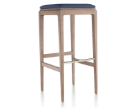 Tabouret de bar design H80 cm bois teinte noyer assise tissu bleu marine Tabouret de bar design H80 cm bois teinte noyer assise tissu bleu marine