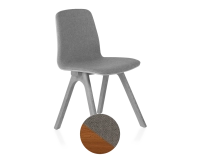 Chaise design en chêne tapissé bois teinte merisier assise tissu gris clair Chaise design en chêne tapissé bois teinte merisier assise tissu gris clair
