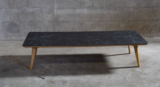 Table basse rectangulaire F7 en chêne et céramique bois teinte naturelle et céramique effet ardoise 140x060 cm