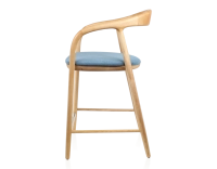 Tabouret de bar H60 cm bois teinte naturelle et tissu bleu jean Tabouret de bar H60 cm bois teinte naturelle et tissu bleu jean