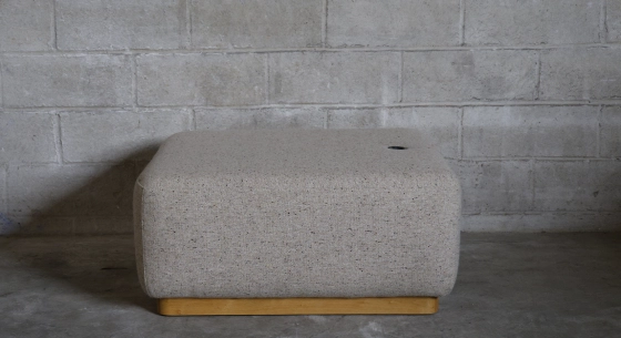 Antique 3 seater sofa en tissu chiné beige