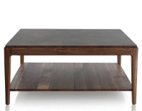 Table basse carrée en noyer et céramique avec tablette en bois teinte naturelle plateau céramique brun oxydé 100x100 cm Table basse carrée en noyer et céramique avec tablette en bois teinte naturelle plateau céramique brun oxydé 100x100 cm