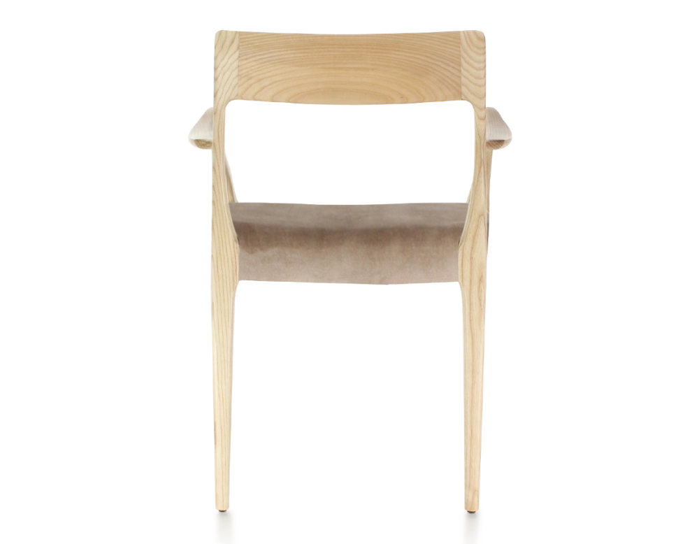 Chaise scandinave avec accoudoirs bois teinte naturelle assise tissu velours taupe clair Chaise scandinave avec accoudoirs bois teinte naturelle assise tissu velours taupe clair