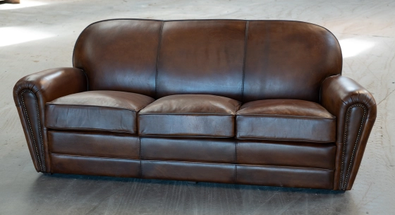 3-seater leather sofa Club vintage brown armchair with studded armrests