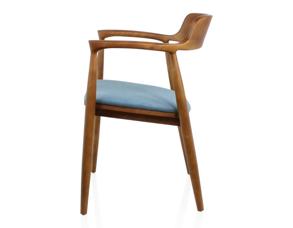 Chaise scandinave bois teinte merisier et tissu bleu jean Chaise scandinave bois teinte merisier et tissu bleu jean