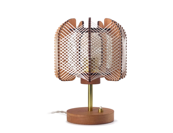 Floor lamp in wood and cotton thread with cross weaving.
