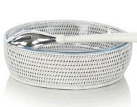 Plat pyrex rond avec support en rotin blanc Plat pyrex rond avec support en rotin blanc
