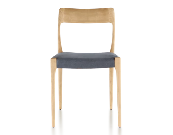 Chaise scandivave bois teinte naturelle assise tissu gris