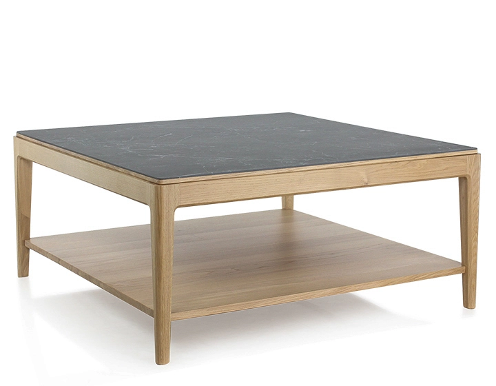 Table basse carrée en chêne et céramique avec tablette en bois teinte naturelle plateau céramique effet ardoise 100x100 cm Table basse carrée en chêne et céramique avec tablette en bois teinte naturelle plateau céramique effet ardoise 100x100 cm