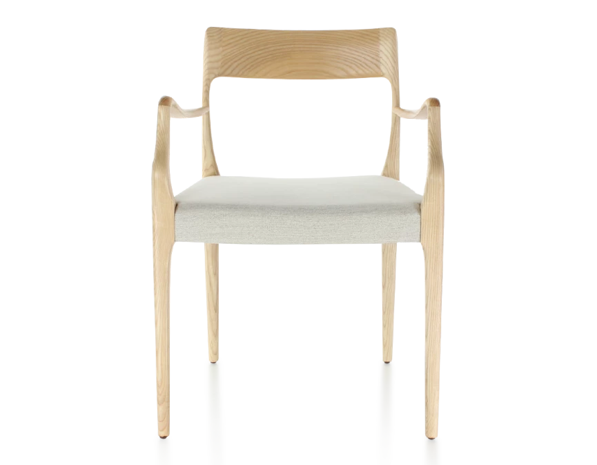 Chaise scandivave avec accoudoirs bois teinte naturelle assise tissu beige naturel